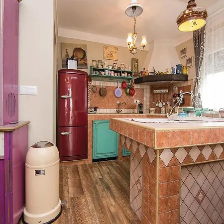 Daire Three-bedroom In Pakoštane
