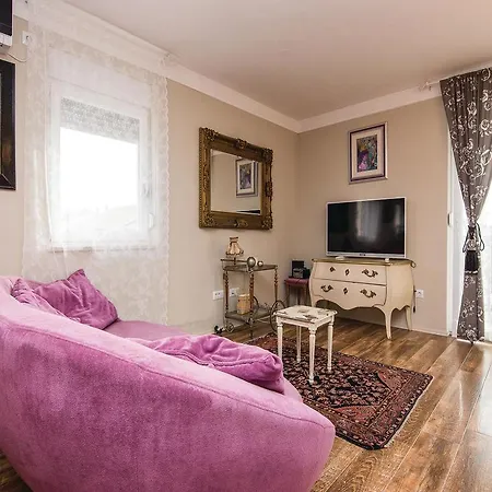 Three-bedroom In Pakoštane