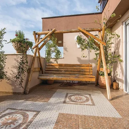 Three-bedroom In Daire Pakoštane