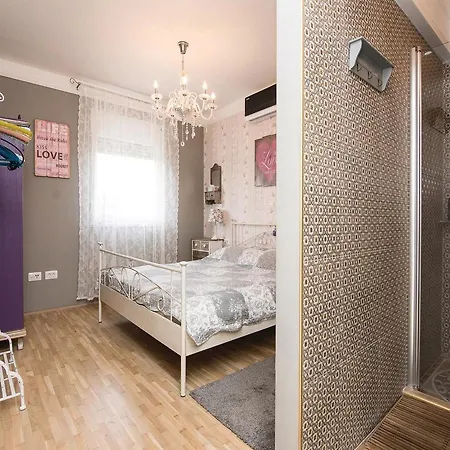 Three-bedroom In * Pakoštane
