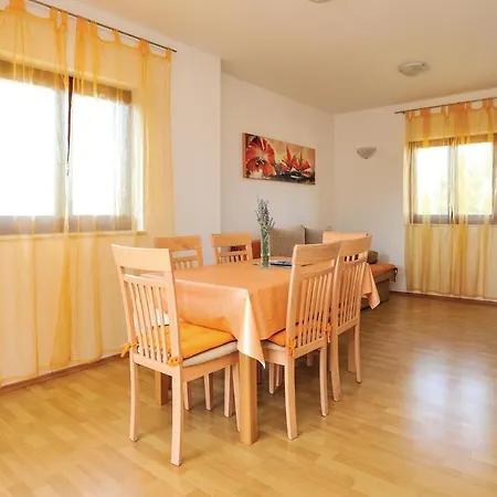 Apartment 3 Bedroom Beautiful In Biograd Opatijski Torovi