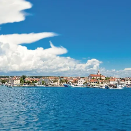 3 Bedroom Beautiful In Biograd Apartment *